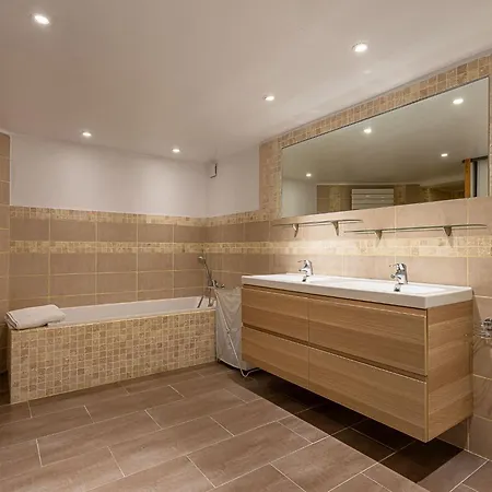 Le 444 By Interhome